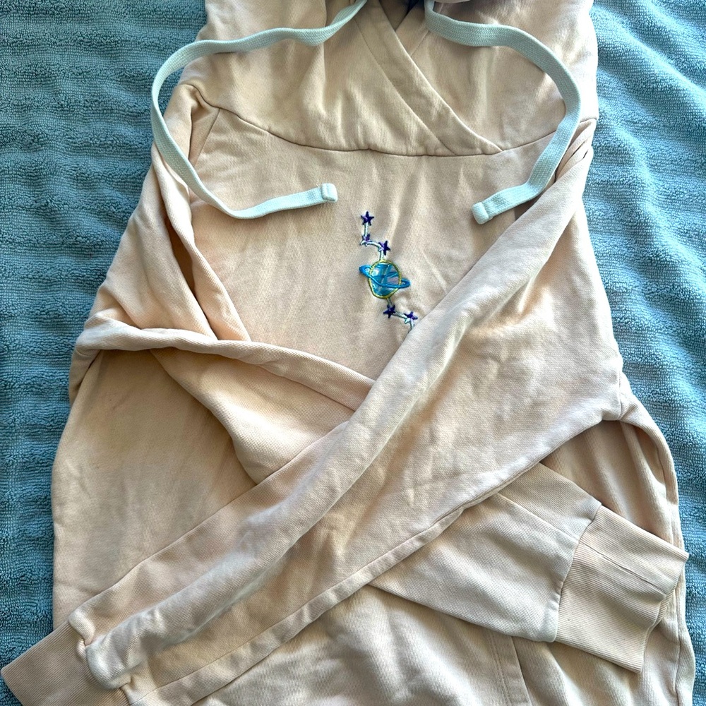 Gap pullover hoodie